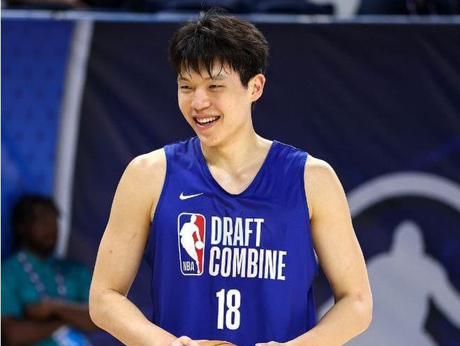 杨瀚森完成老鹰试训：两轮面试+今夏三次对